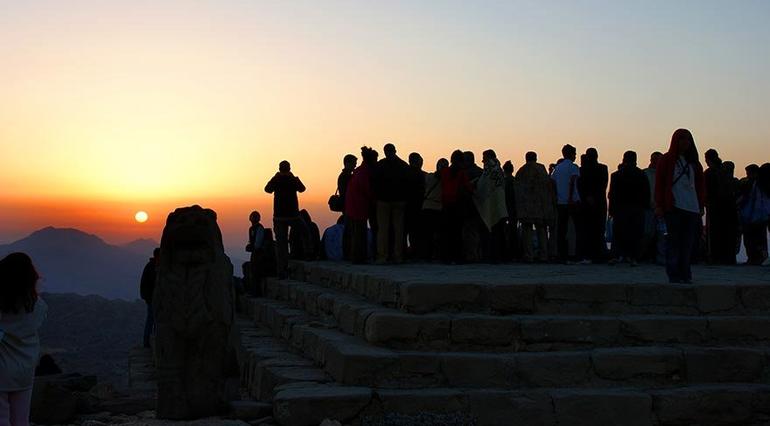 Gizemi hâlâ çözülemeyen Nemrut Dağı