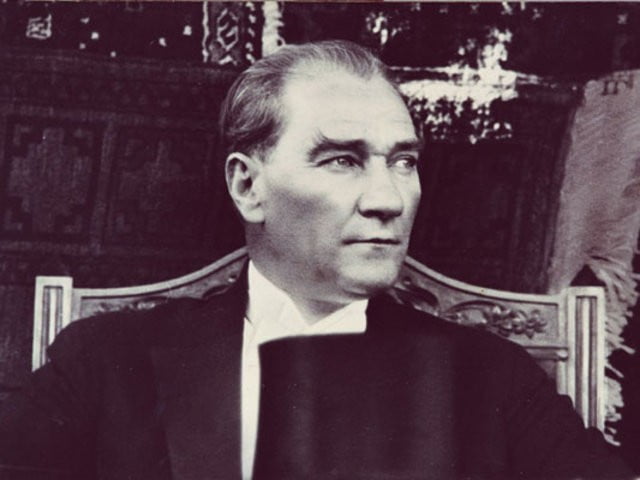 En anlamlı 10 Kasım Atatürk'ü anma mesajları! 10 Kasım mesajları ve sözleri