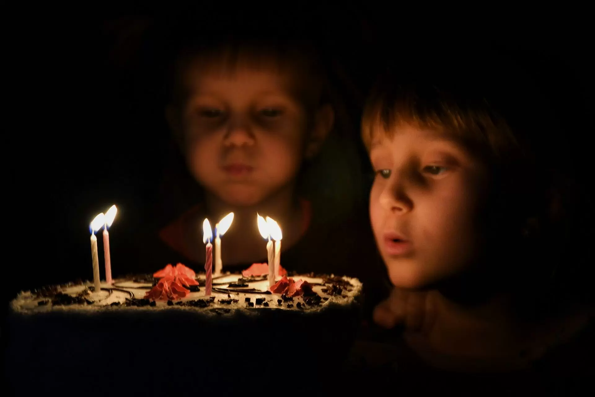 Abiye Doğum Günü Mesajı 2022: Abiler İçin Uzun, Kısa Ve Duygusal Doğum Günü Sözleri
