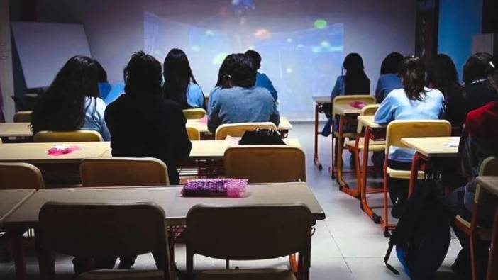 Düzce'deki lisede skandal! Kız çocuklarını adeta yok saydılar. Laiklik karşıtı kurallar