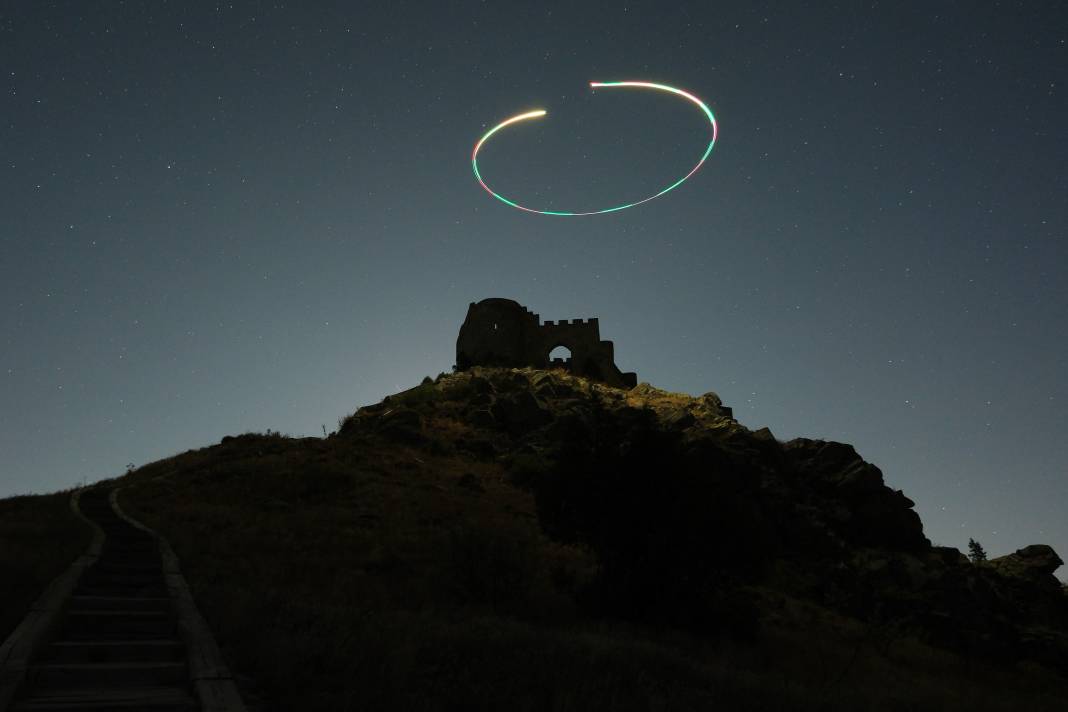 700 yıllık Kov Kalesi'nde perseid meteor yağmuru 2