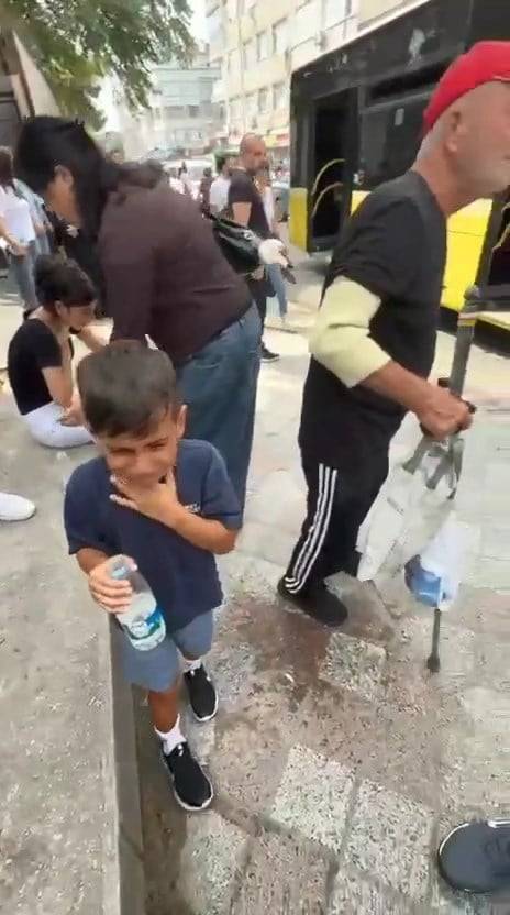 İETT Otobüsünde kavga! Biber Gazı ve panik: Görüntüler şok etti