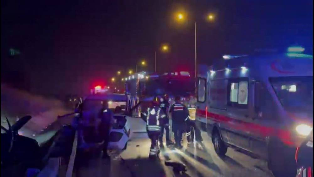 İstanbul’da feci kaza! otomobil yoldan çıktı: Sürücü ortadan kayboldu