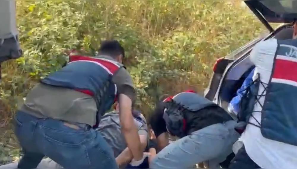 İstanbul’da jandarma çetenin içine sızdı! Şok baskın, tek tek yakalandılar