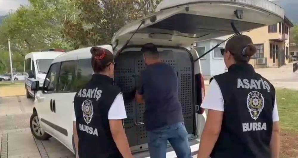 Kadın yürürken cüzdanı çalındı