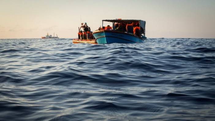 Nijerya’da tekne faciası! Silahlı çetelerden kaçışın bedeli ağır oldu: 13 ölü, 22 kayıp