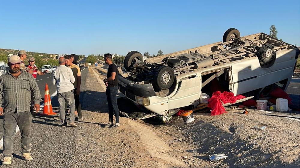 Bozova'da feci kaza! Tütün işçilerini taşıyan minibüs devrildi: 20 yaralı!