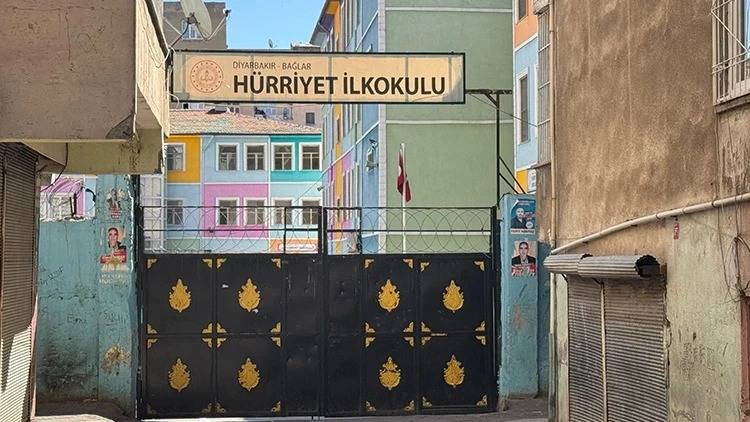 Diyarbakır’da öğretmene veli saldırısı! Şok görüntüler