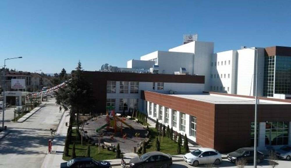 Hastanesi'nde zehirlenme! 78 personel acil servise koştu