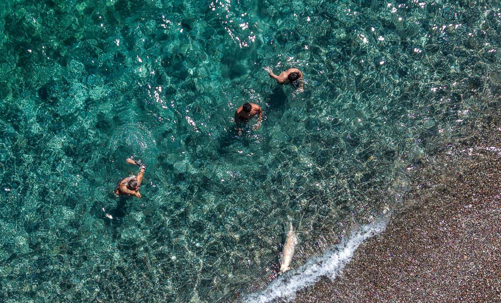 Tatilin son günlerinde Antalya sahilleri doldu